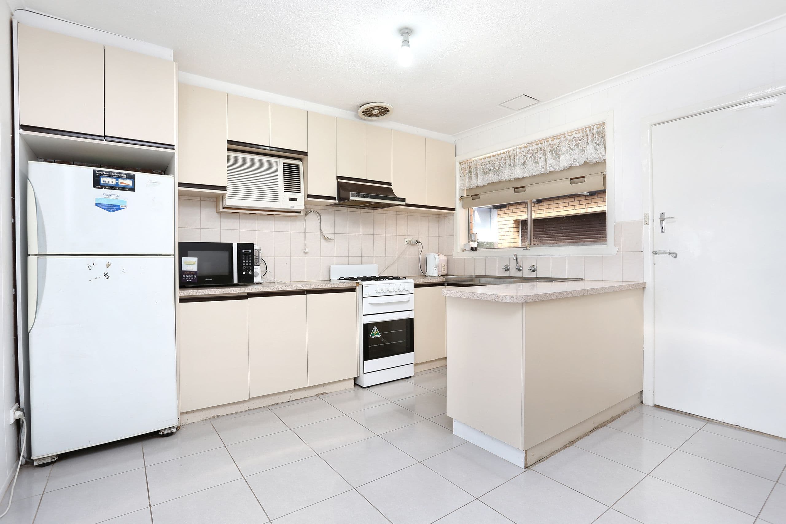 31 Fox Street, St Albans VIC 3021, St Albans - Thumbnail 2