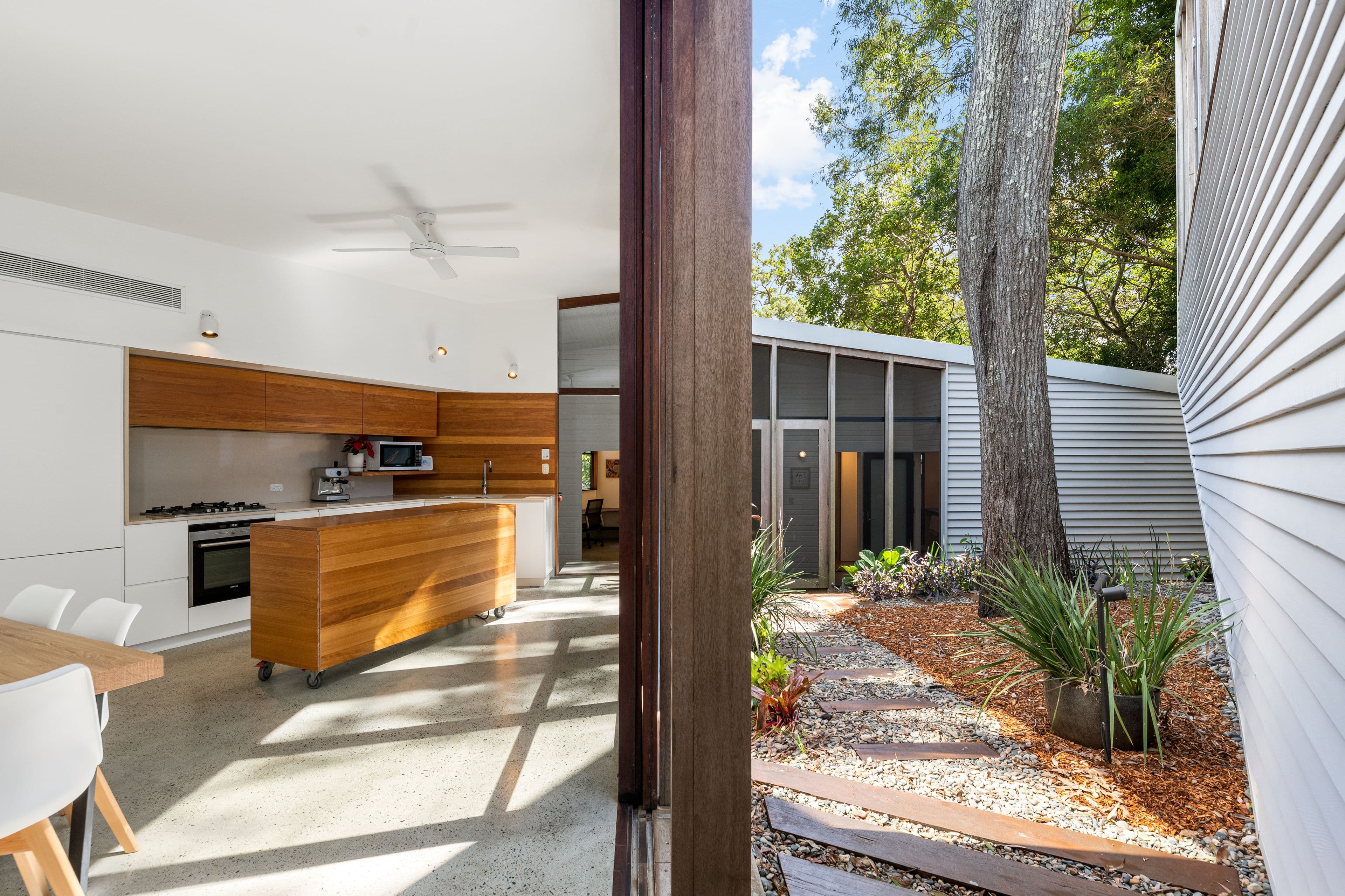 137A Ninth Avenue, St Lucia QLD 4067, St Lucia - Thumbnail 3
