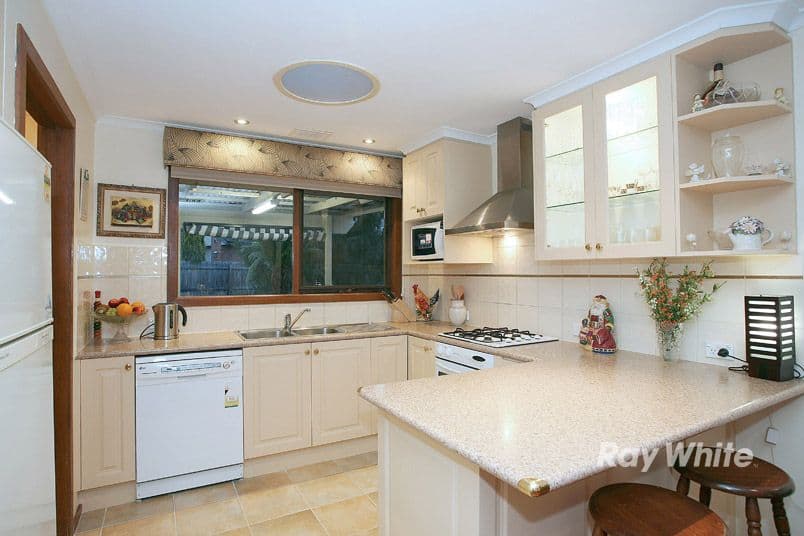 27 Malmsbury Crescent, Rowville VIC 3178, Rowville - Thumbnail 2