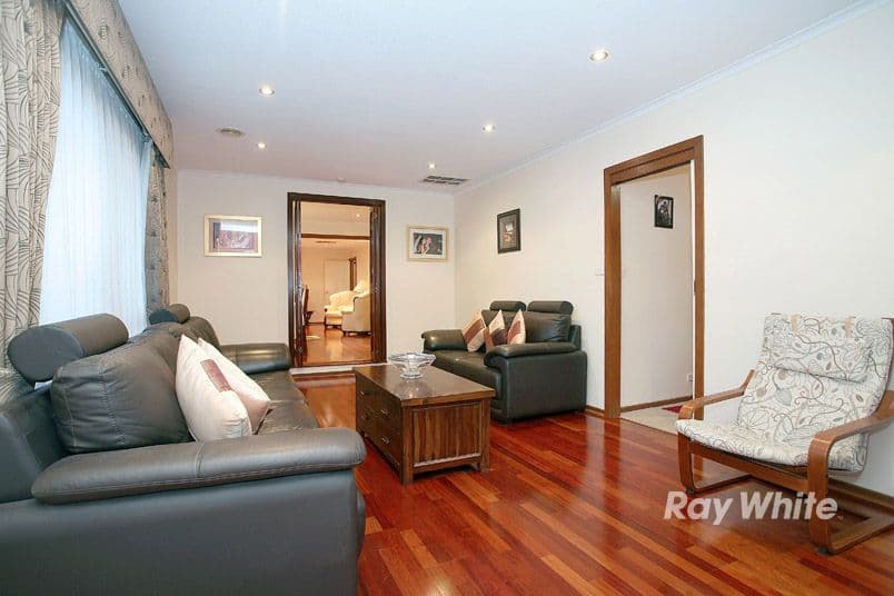 27 Malmsbury Crescent, Rowville VIC 3178, Rowville - Thumbnail 7