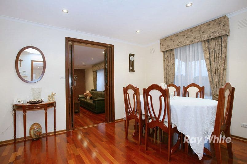 27 Malmsbury Crescent, Rowville VIC 3178, Rowville - Thumbnail 8
