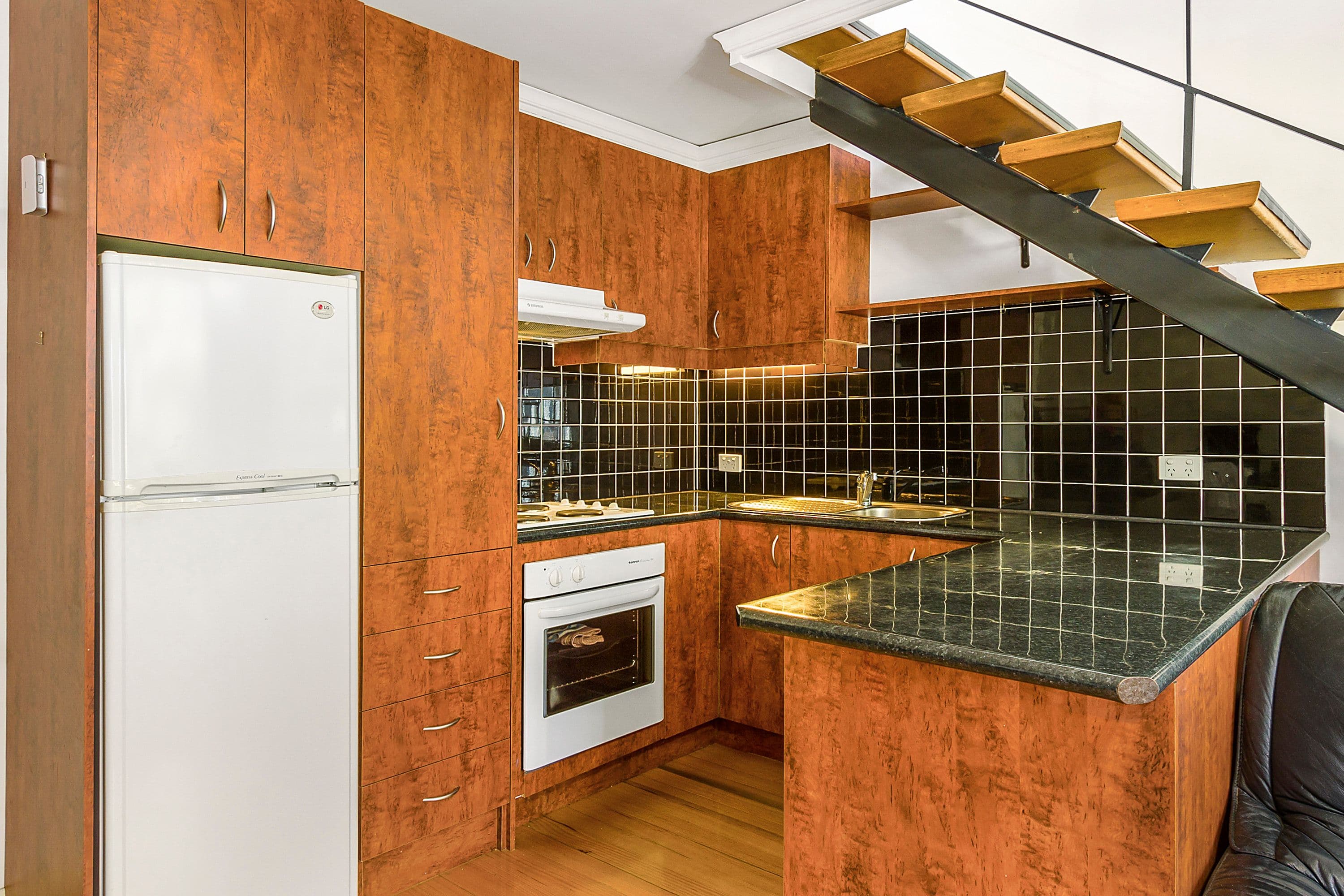 12 Oxford Street, Box Hill VIC 3128, Box Hill - Thumbnail 2