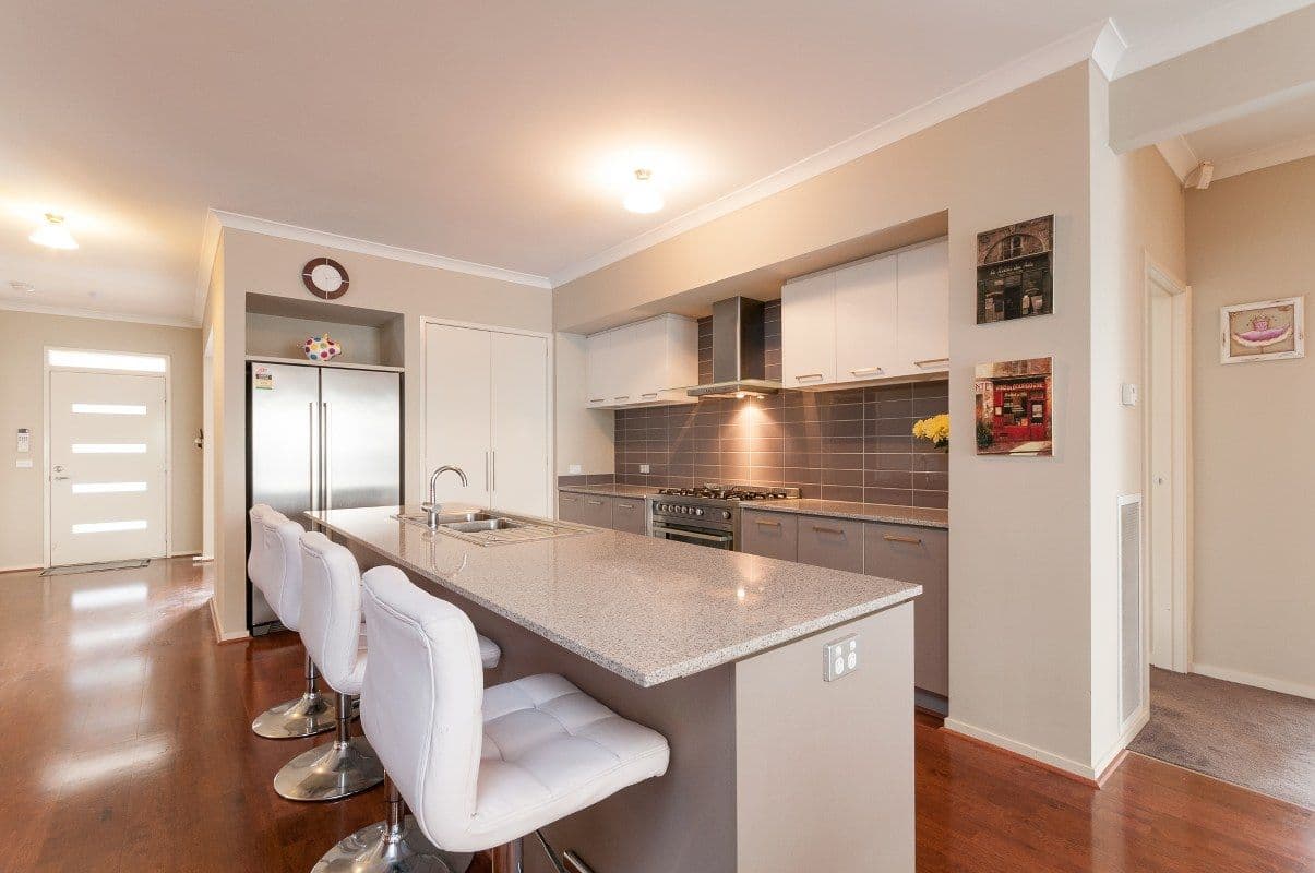 34 Middlesborough Drive, CRAIGIEBURN VIC 3064, Craigieburn - Thumbnail 3