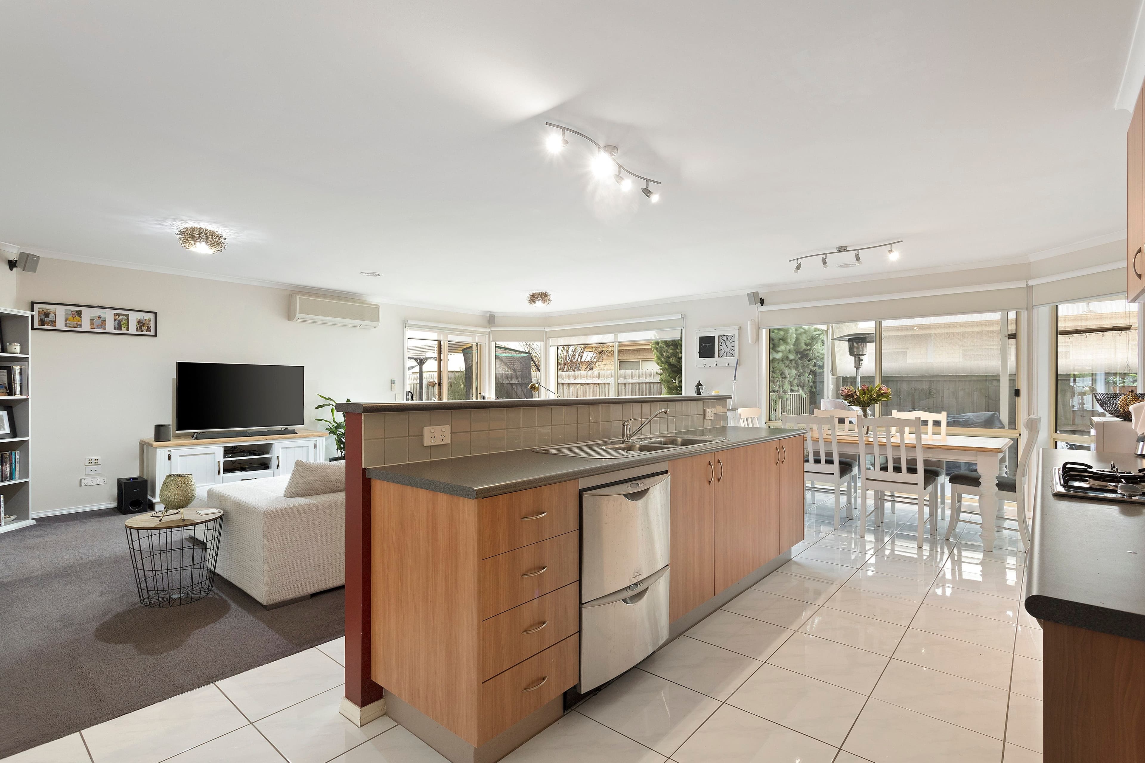 16 Bayvista Parade, Drysdale VIC 3222, Drysdale - Thumbnail 2