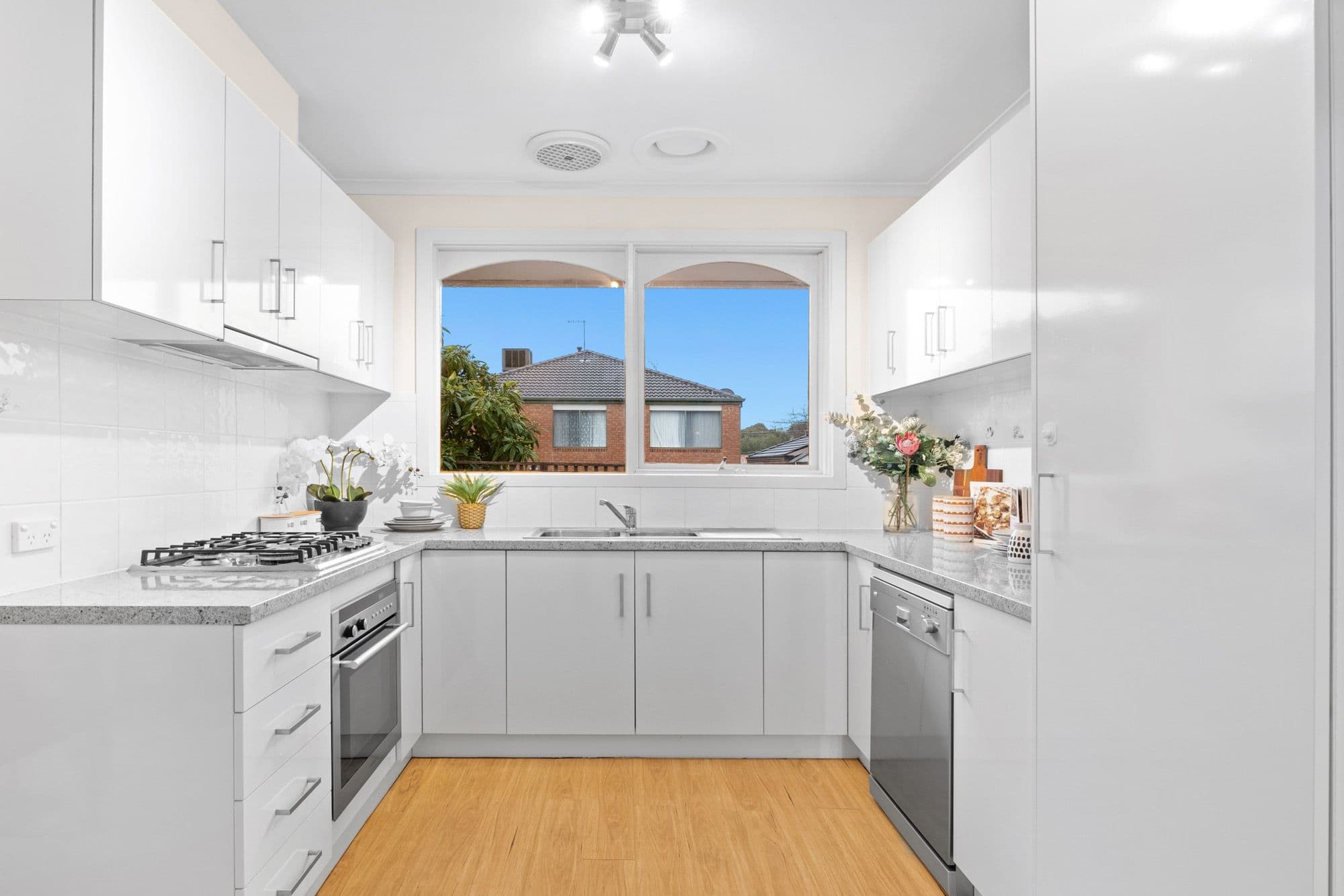 5 Hiddleston Avenue, Box Hill South VIC 3128, Box Hill South - Thumbnail 2