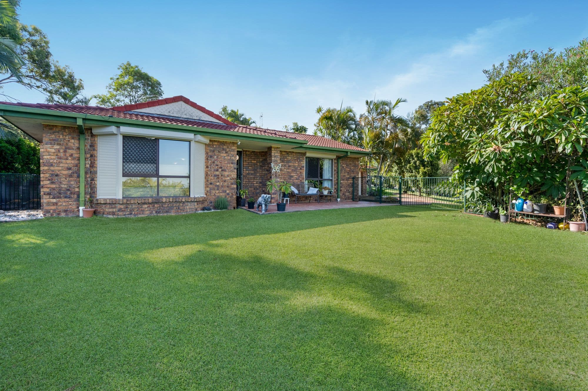 8 Weymouth Court, Mount Warren Park QLD 4207, Mount Warren Park - Thumbnail 3