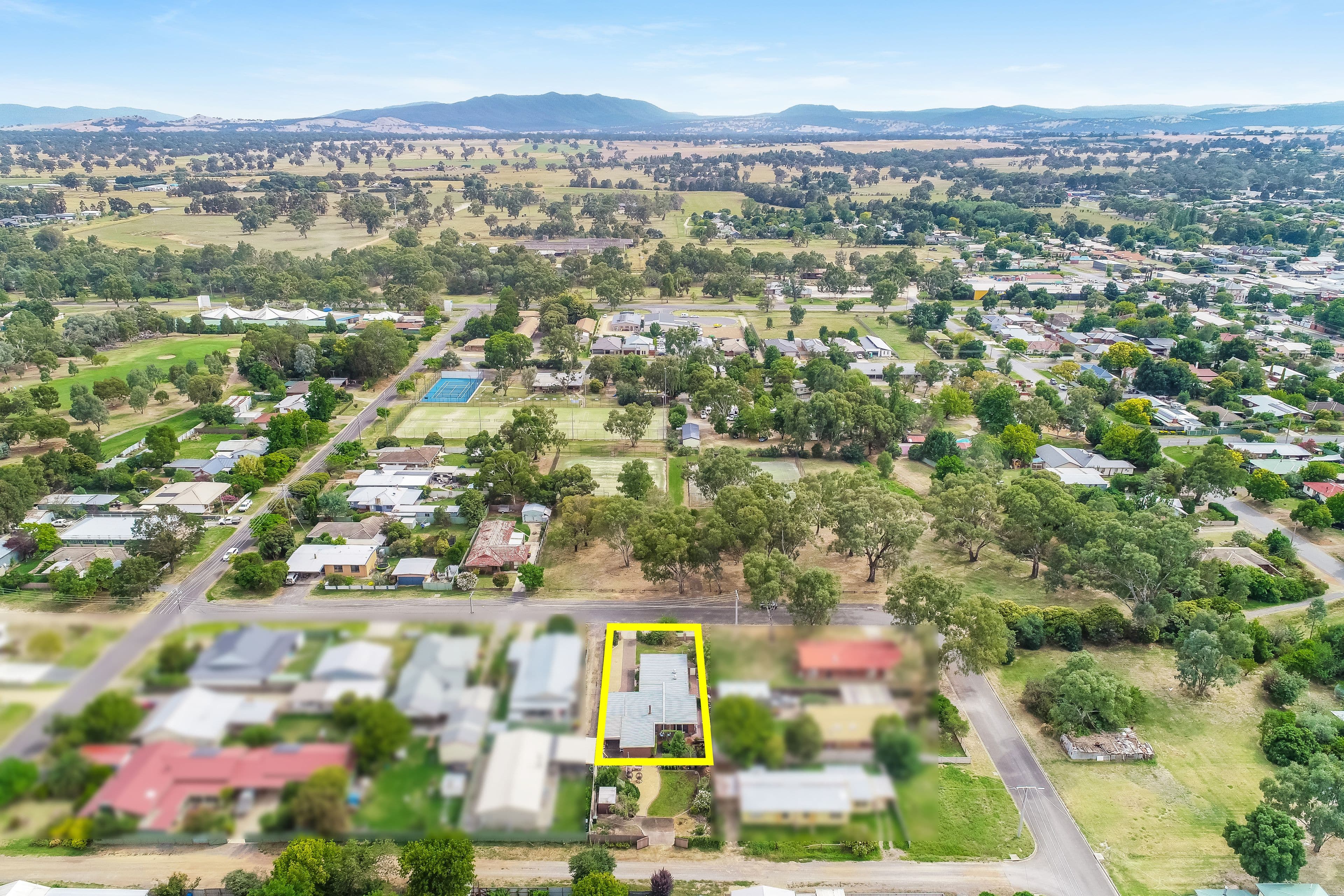 14 Minerva Street, Mansfield VIC 3722, Mansfield - Thumbnail 4