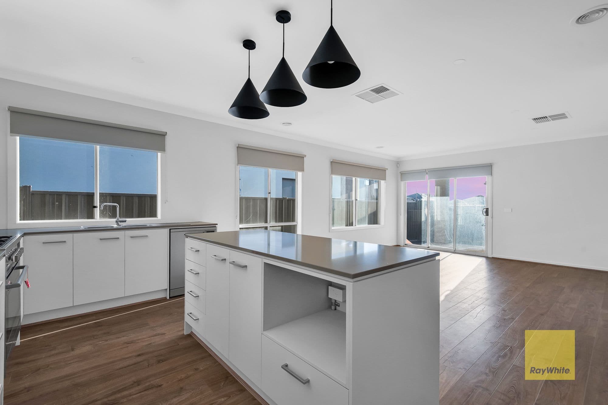 10 Amukta Road, Truganina VIC 3029, Truganina - Thumbnail 5
