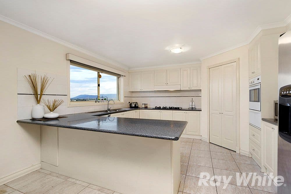 18 Katoomba Drive, Mulgrave VIC 3170, Mulgrave - Thumbnail 5
