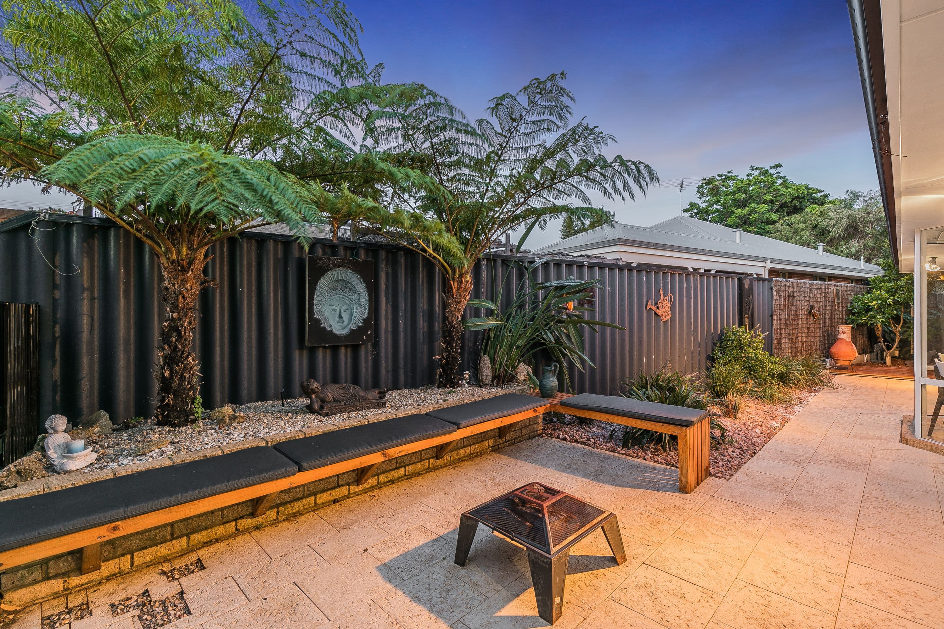 6 Manuel Close, Hamilton Hill WA 6163, Hamilton Hill - Thumbnail 2