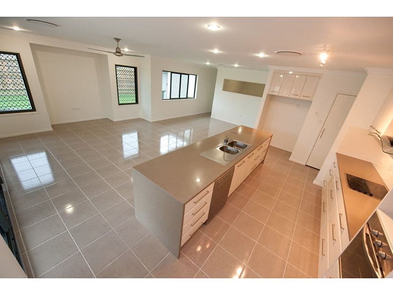 19 Frangipani Court, NORMAN GARDENS QLD 4701, Norman Gardens - Thumbnail 2