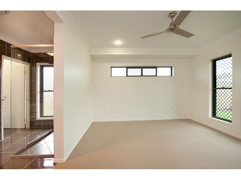 19 Frangipani Court, NORMAN GARDENS QLD 4701, Norman Gardens - Thumbnail 4