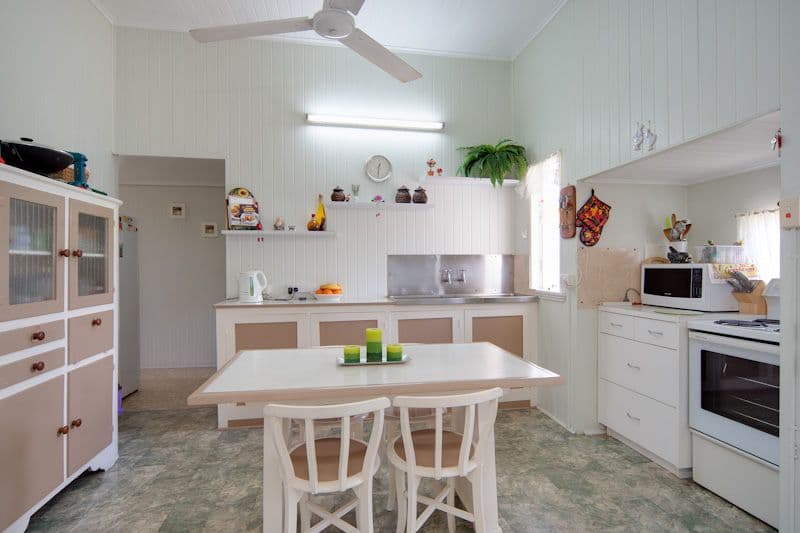 29 Winkworth Street, BUNGALOW QLD 4870, Bungalow - Thumbnail 2