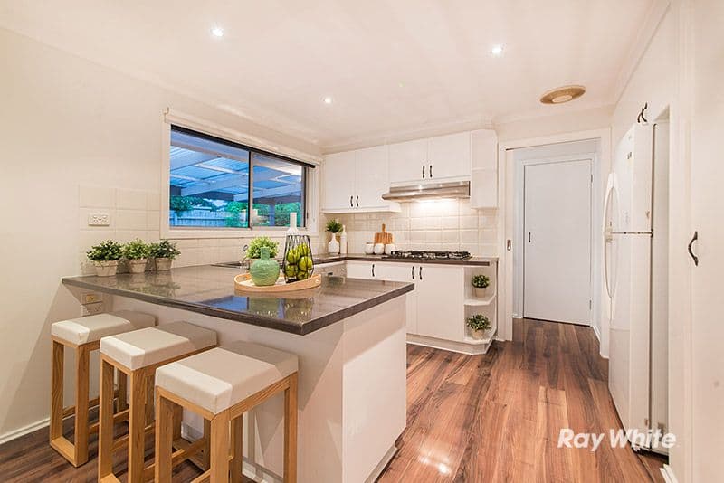 10 Plaistow Court, Cranbourne North VIC 3977, Cranbourne North - Thumbnail 2