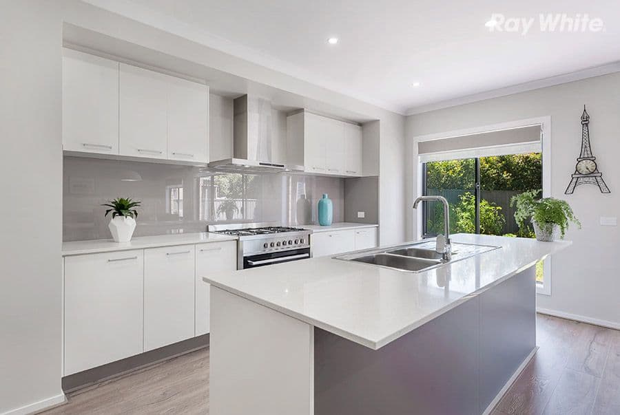 28 Paisley Crescent, Mernda VIC 3754, Mernda - Thumbnail 4