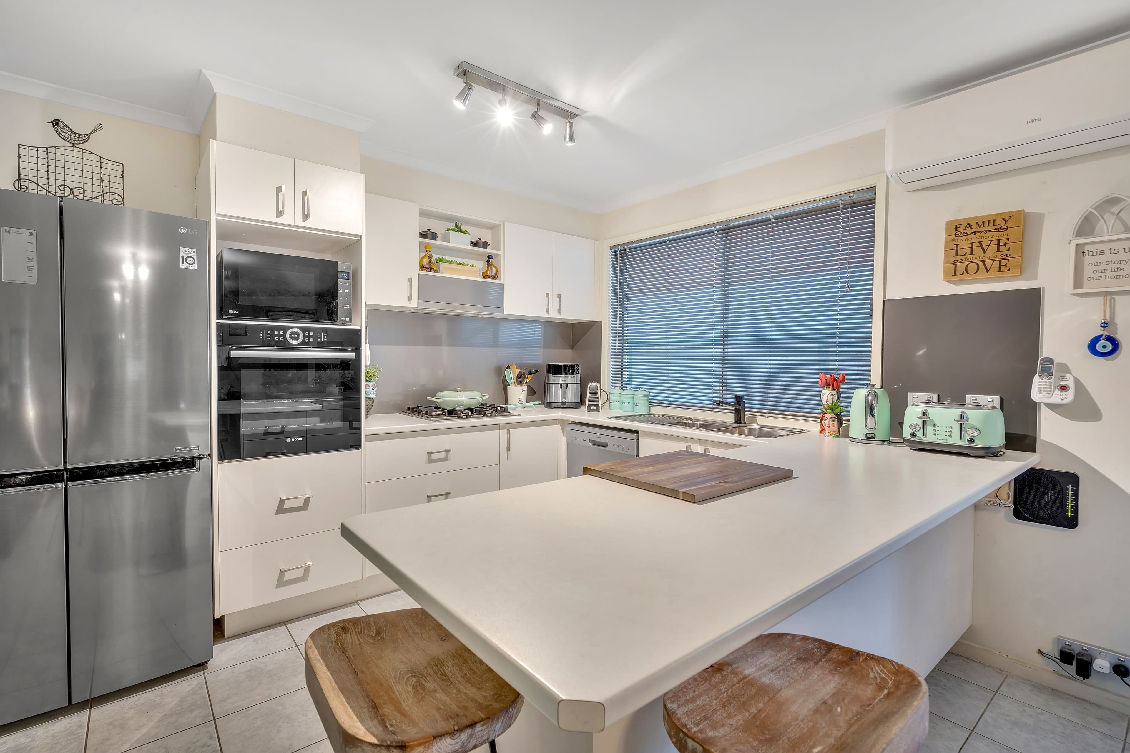 61 Willmott Drive, Craigieburn VIC 3064, Craigieburn - Thumbnail 8