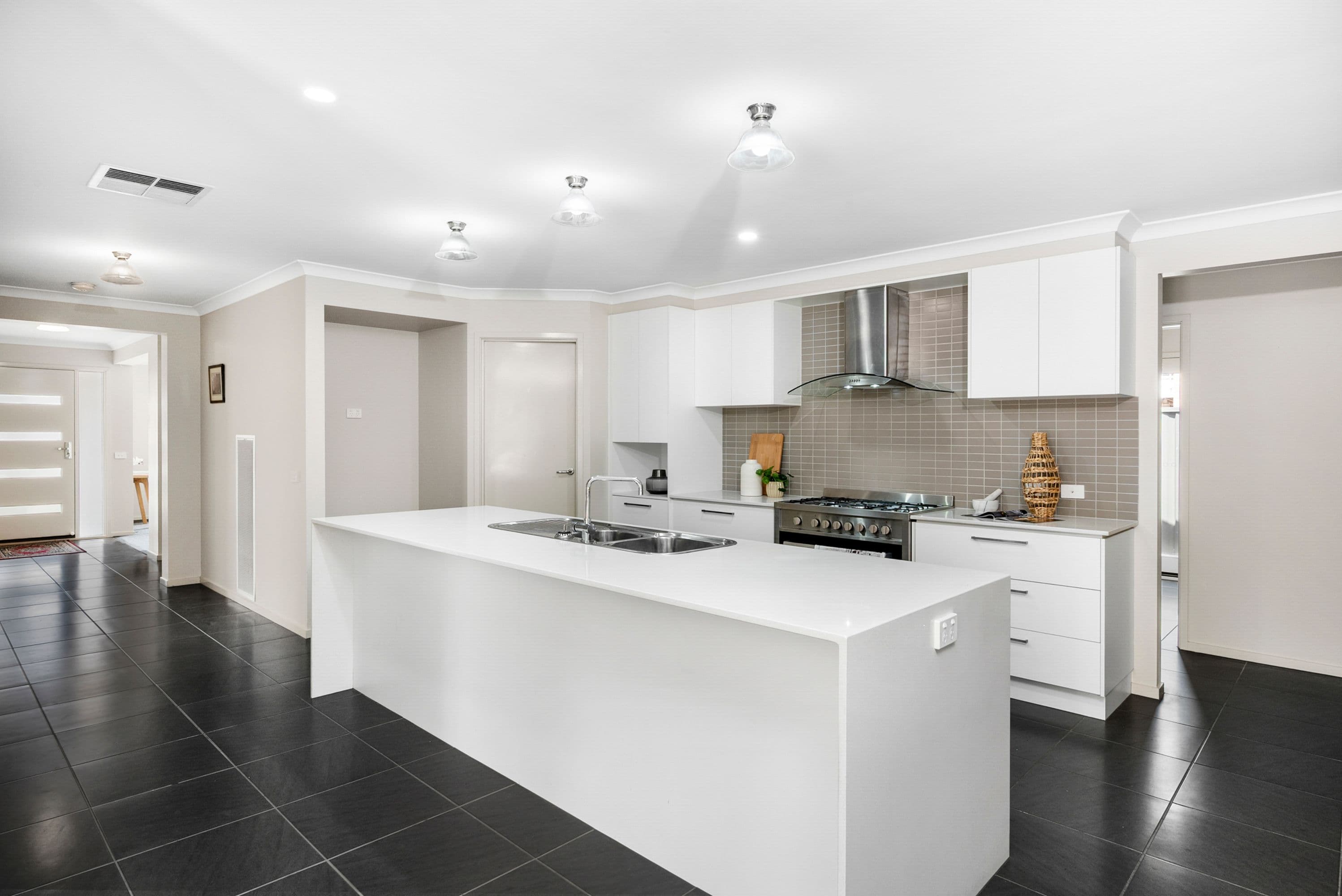 73 Eastlakes Boulevard, Lara VIC 3212, Lara - Thumbnail 6