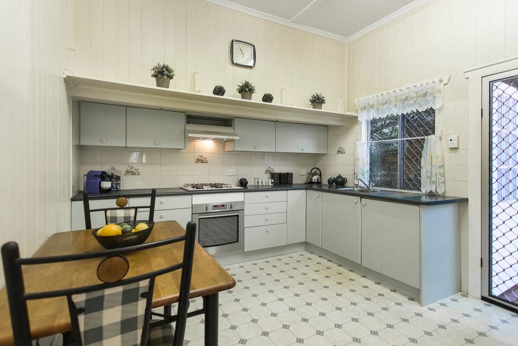 68 Birdwood Road, Holland Park West QLD 4121, Holland Park West - Thumbnail 4