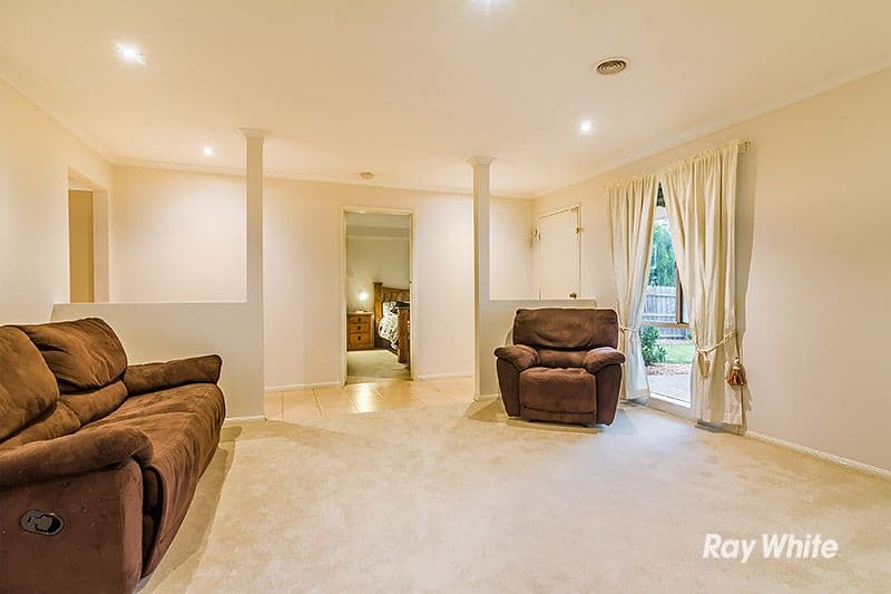 10 Amity Way, Cranbourne West VIC 3977, Cranbourne West - Thumbnail 2