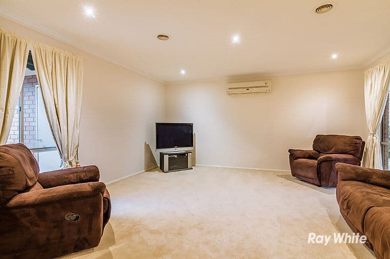 10 Amity Way, Cranbourne West VIC 3977, Cranbourne West - Thumbnail 3