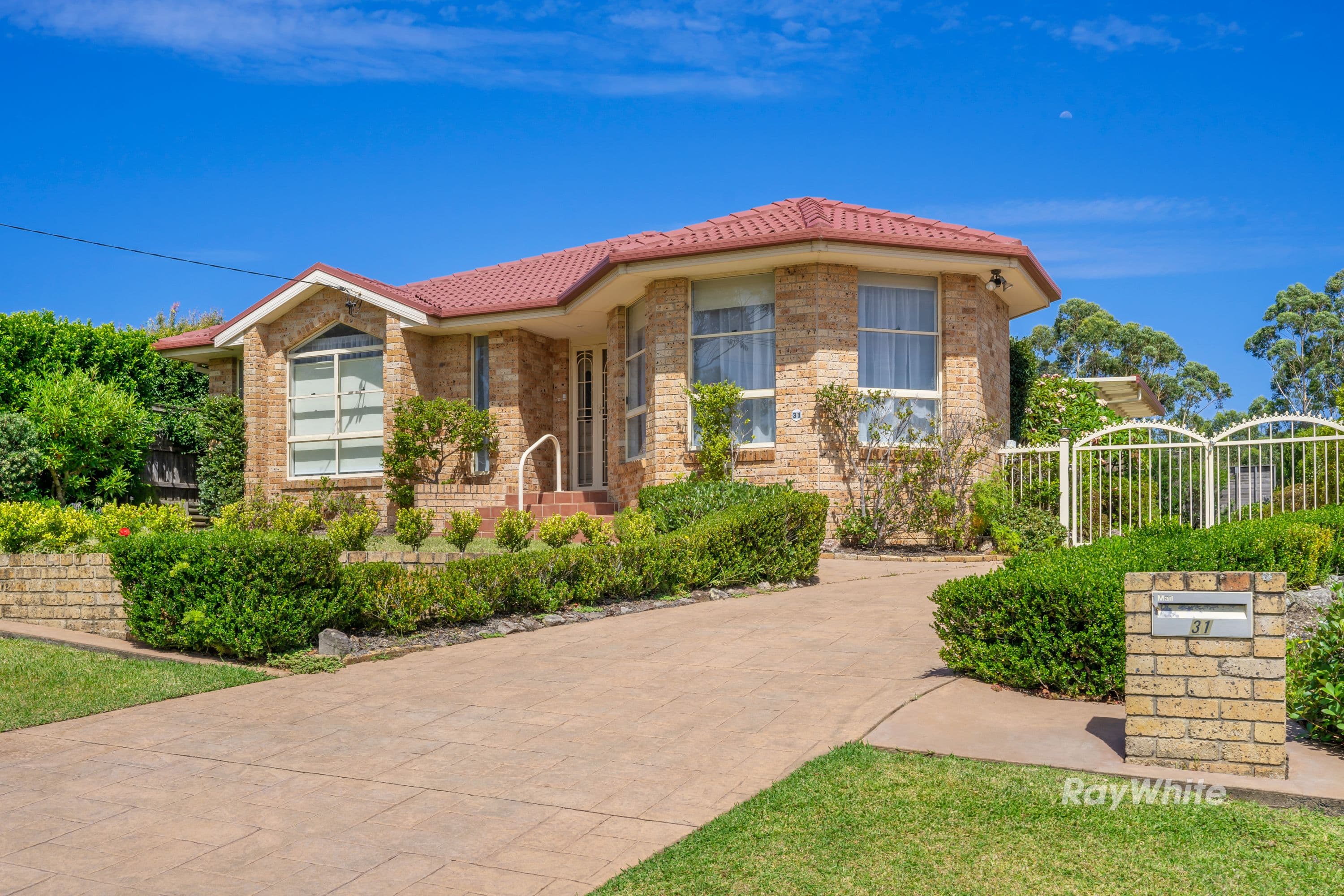 16 Percheron Court, Yamanto QLD 4305, Yamanto - Thumbnail 3