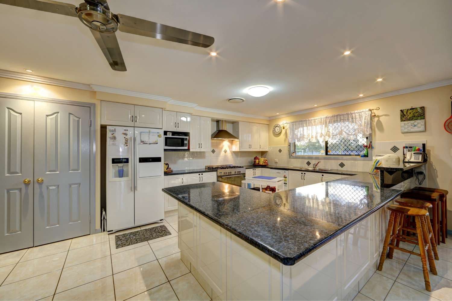 9 Rokeby Court, BRANYAN QLD 4670, Branyan - Thumbnail 4