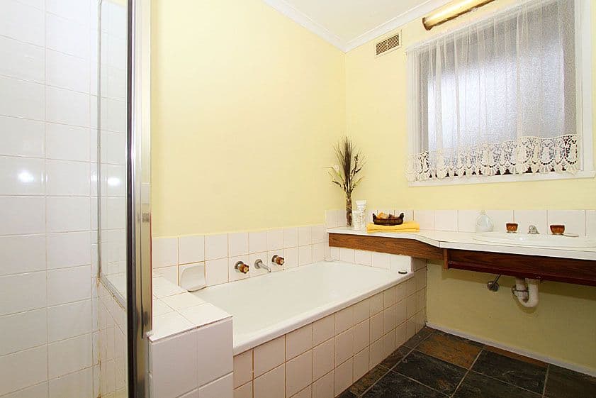 7 Hothlyn Drive, CRAIGIEBURN VIC 3064, Craigieburn - Thumbnail 6