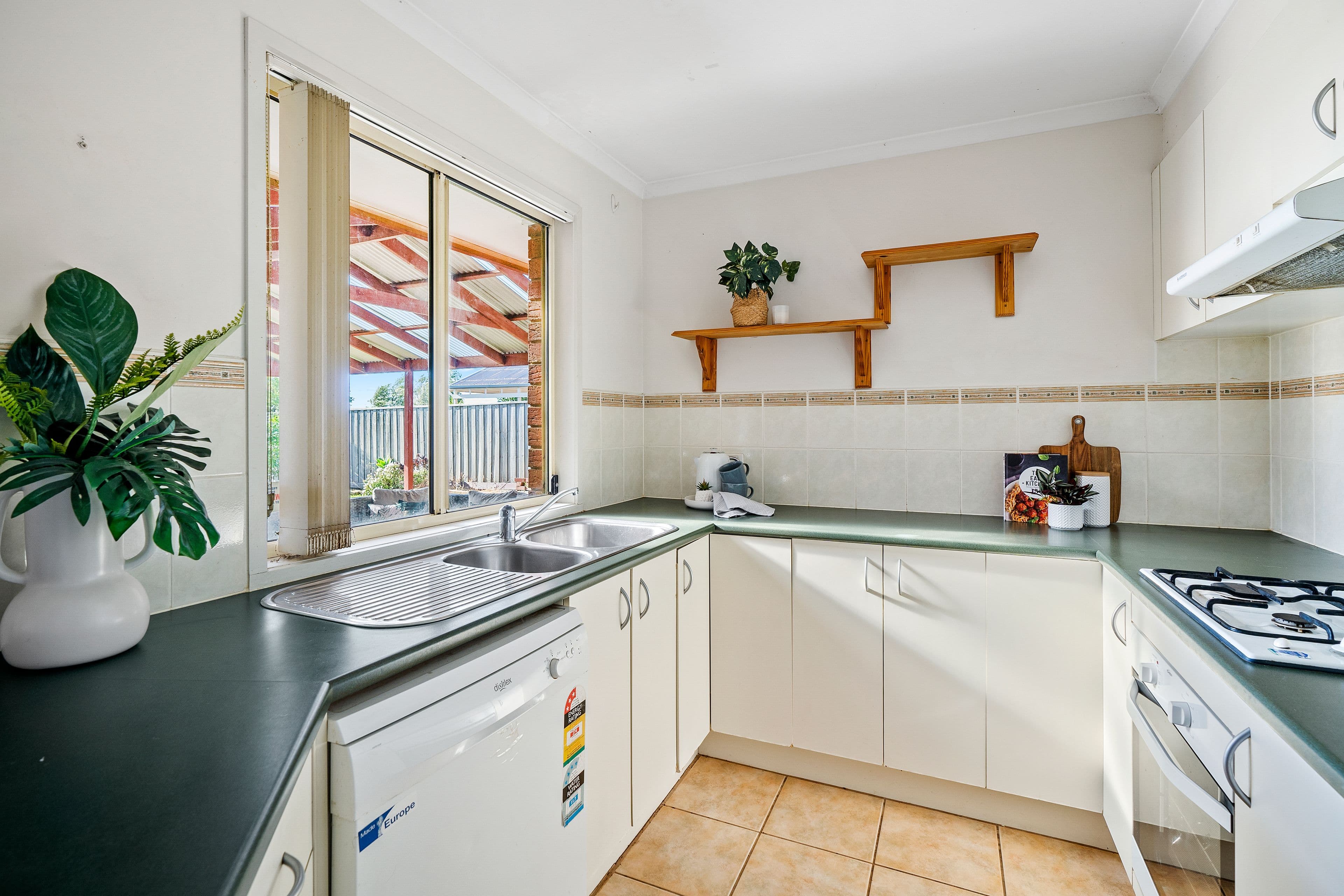 49 Kingston Avenue, Narre Warren South VIC 3805, Narre Warren South - Thumbnail 5