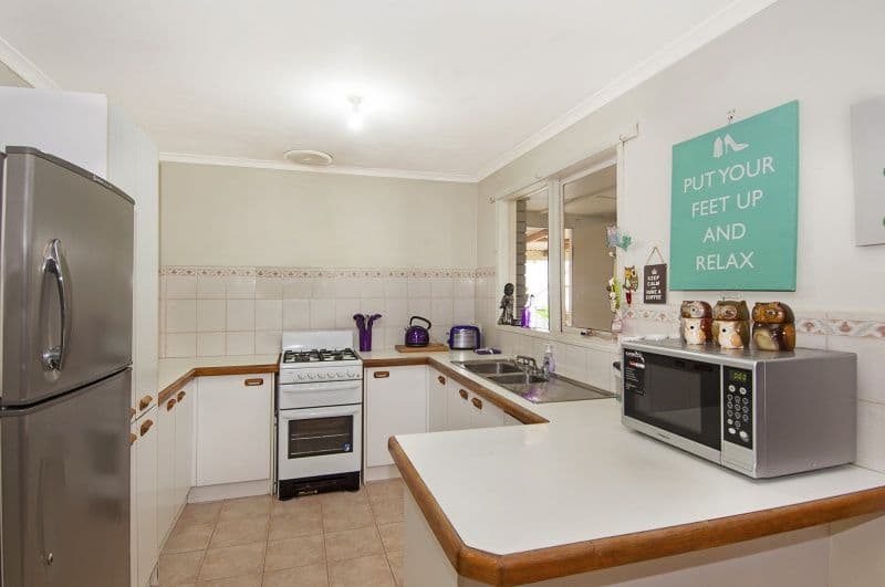 35 Herbert Road, CARRUM DOWNS VIC 3201, Carrum Downs - Thumbnail 2