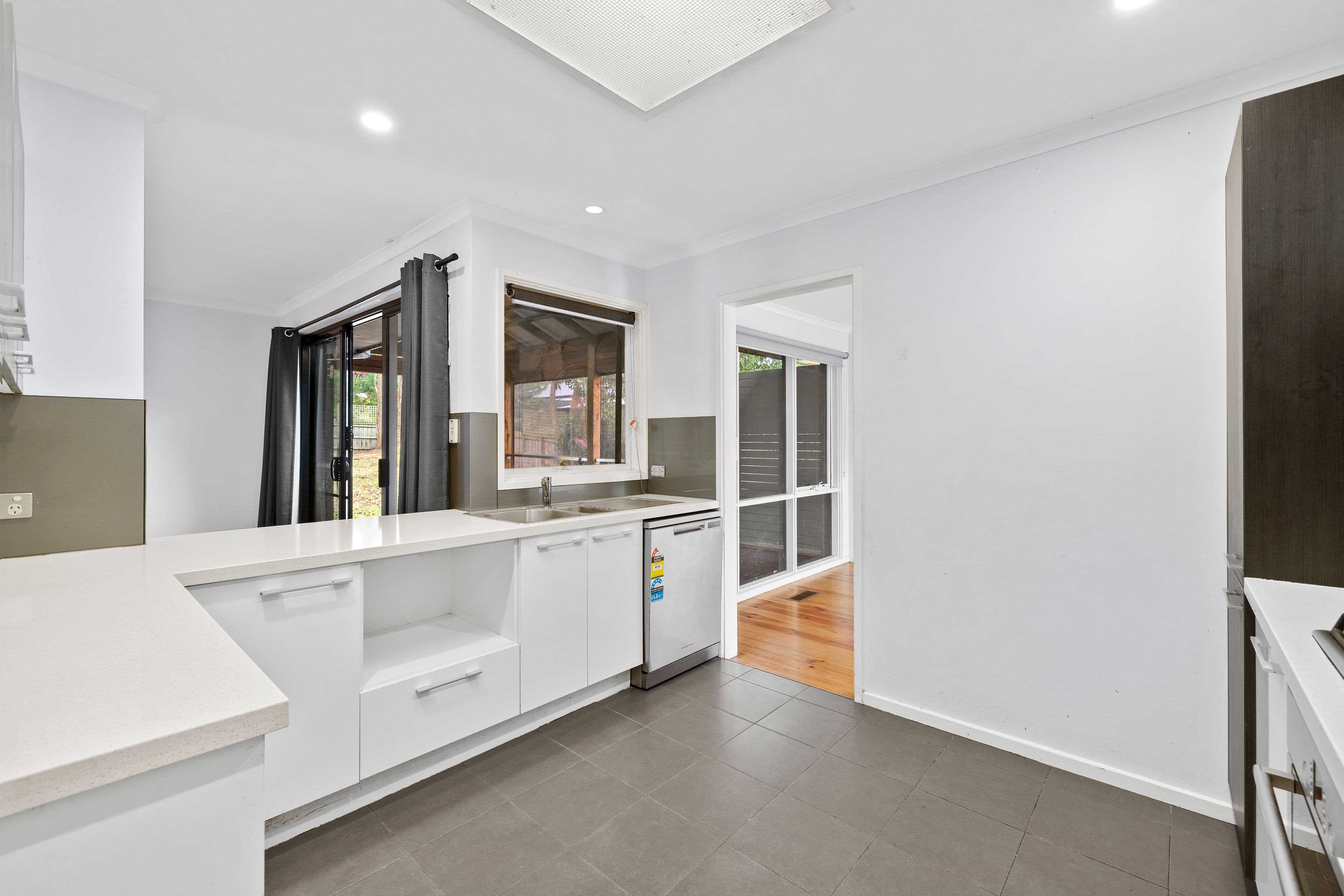 14 The Boulevard, Montrose VIC 3765, Montrose - Thumbnail 6