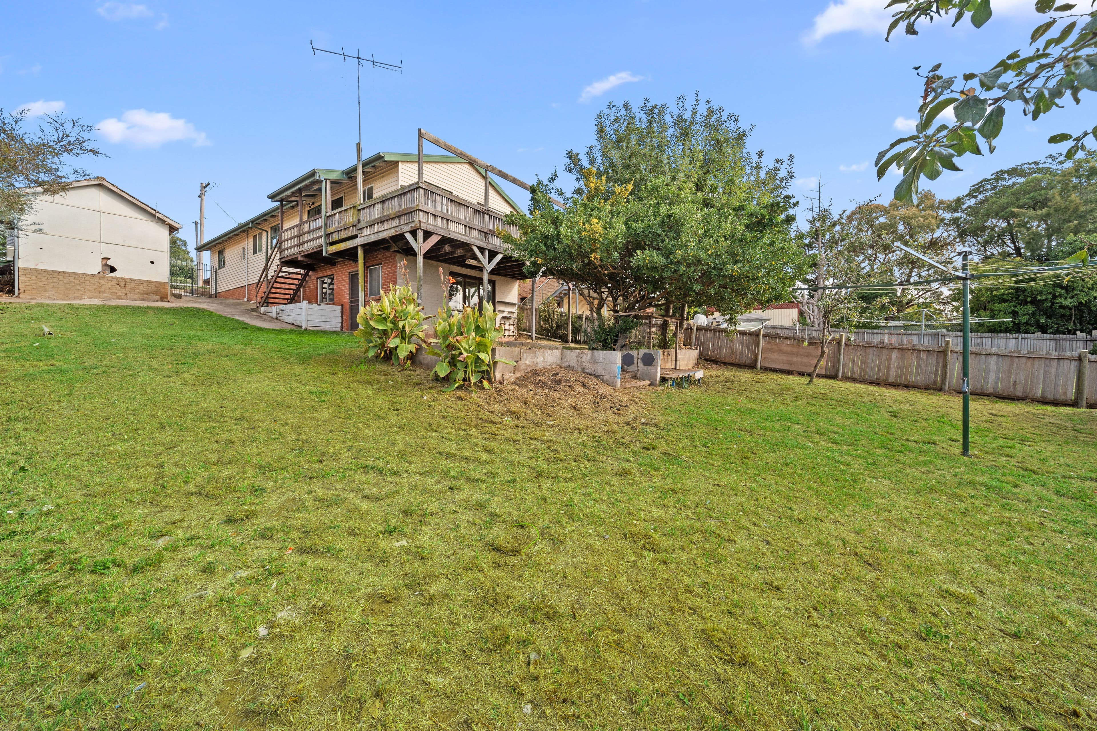 98 Ross Road, Crestwood NSW 2620, Queanbeyan - Thumbnail 2