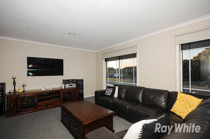 1 Shadi Court, Cranbourne West VIC 3977, Cranbourne West - Thumbnail 3