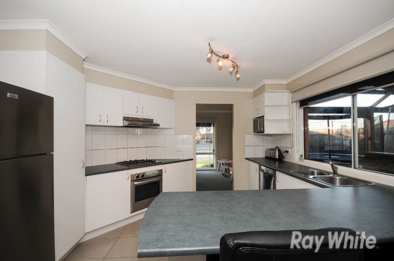 1 Shadi Court, Cranbourne West VIC 3977, Cranbourne West - Thumbnail 5