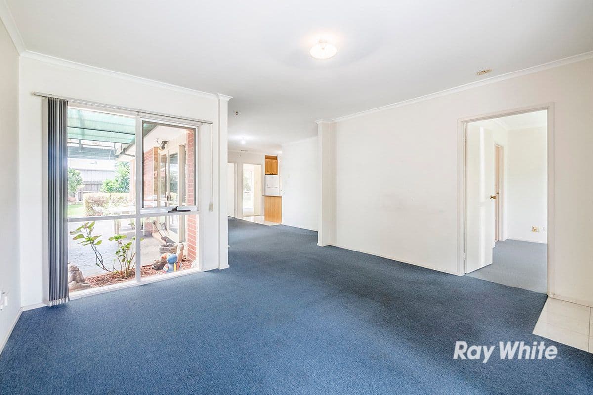 2 Gabriella Court, Cranbourne North VIC 3977, Cranbourne North - Thumbnail 3
