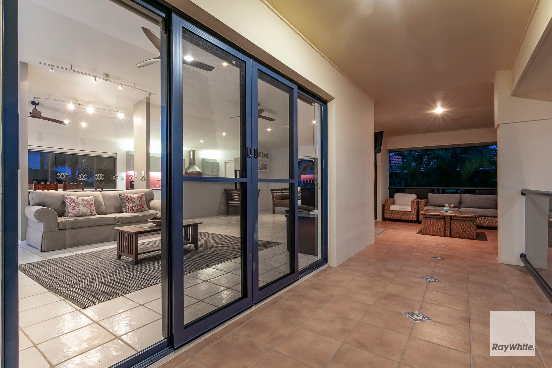 16 Moreton View Parade, Redland Bay QLD 4165, Redland Bay - Thumbnail 4