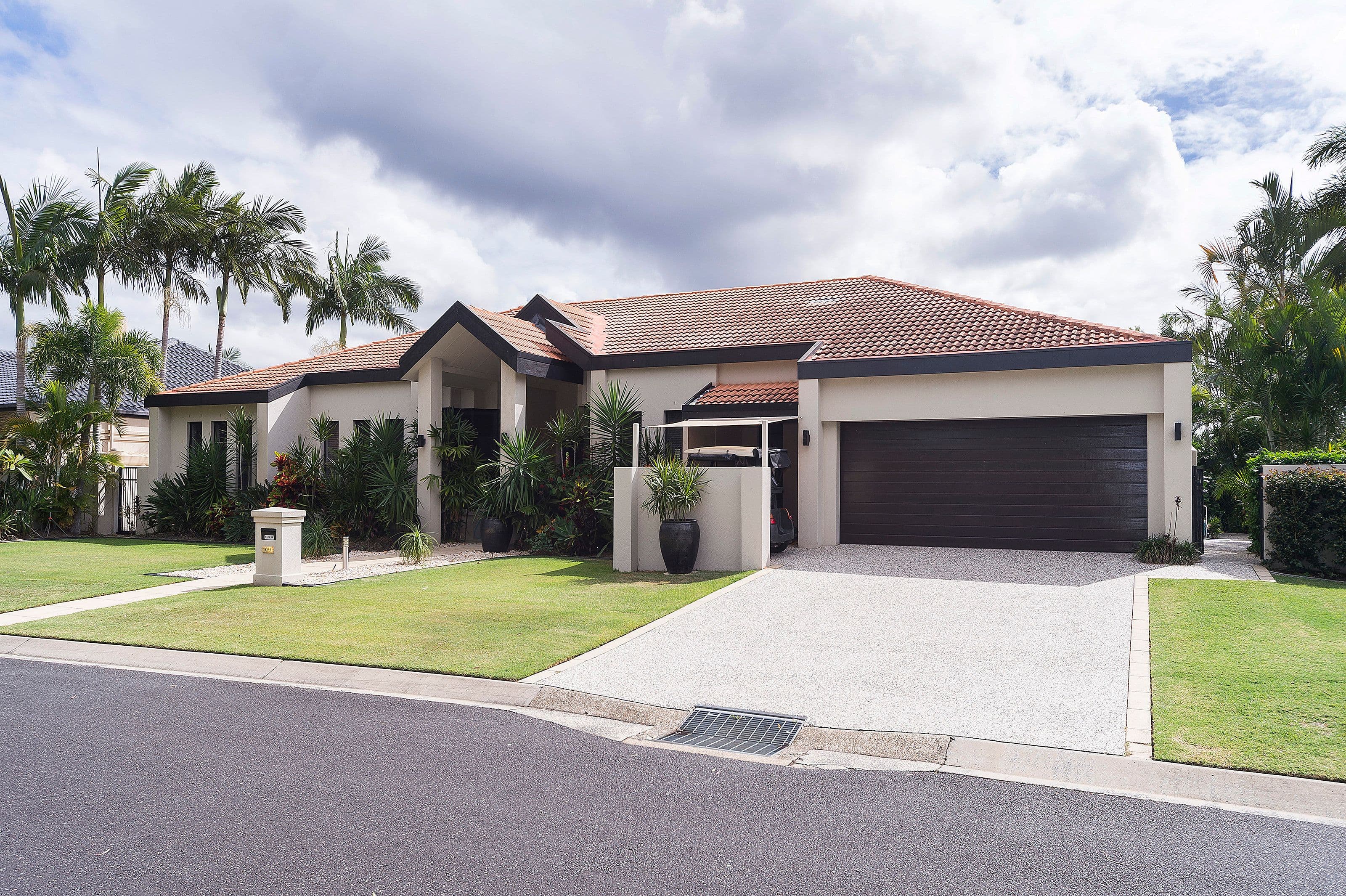 1033 Rosebank Way, Hope Island QLD 4212, Hope Island - Thumbnail 4