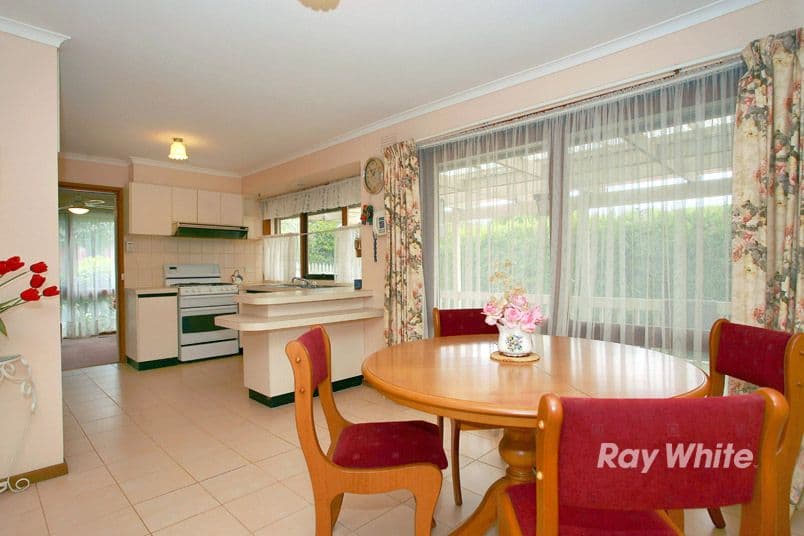 26 Broadwalk Grove, ENDEAVOUR HILLS VIC 3802, Endeavour Hills - Thumbnail 2