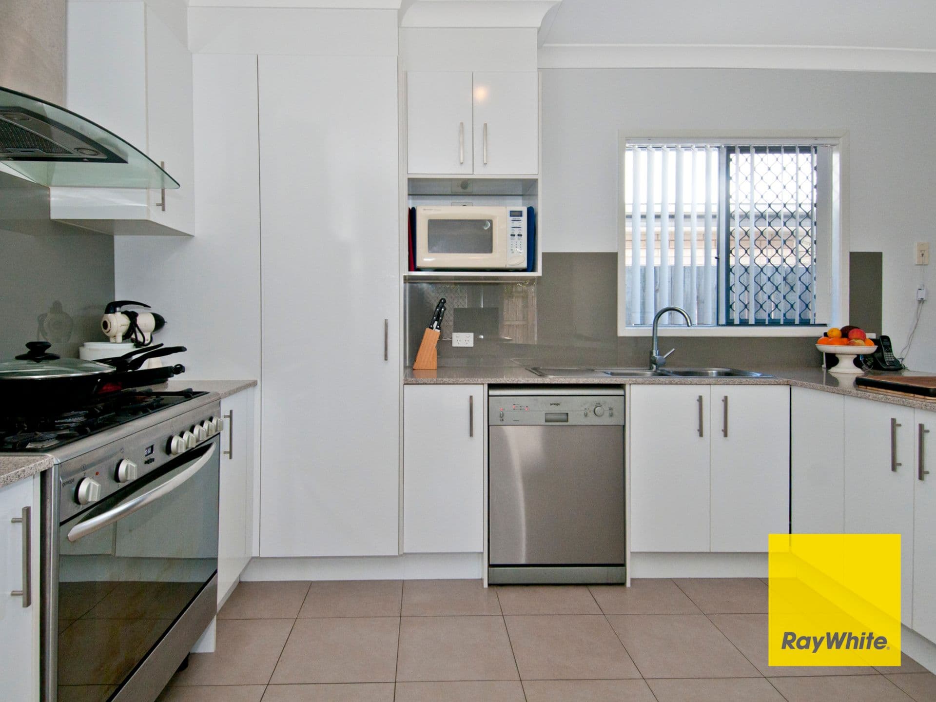 12 Wallaman Close, Waterford QLD 4133, Waterford - Thumbnail 2