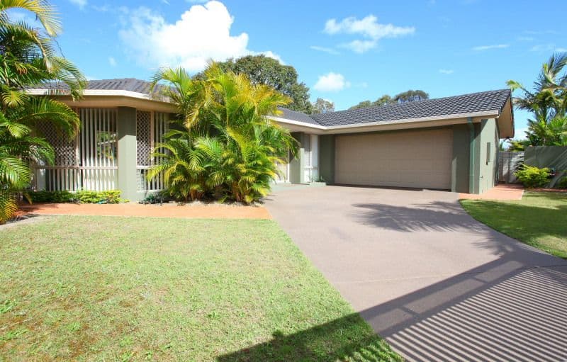 61 Cayman Drive, CLEAR ISLAND WATERS QLD 4226, Clear Island Waters - Thumbnail 2