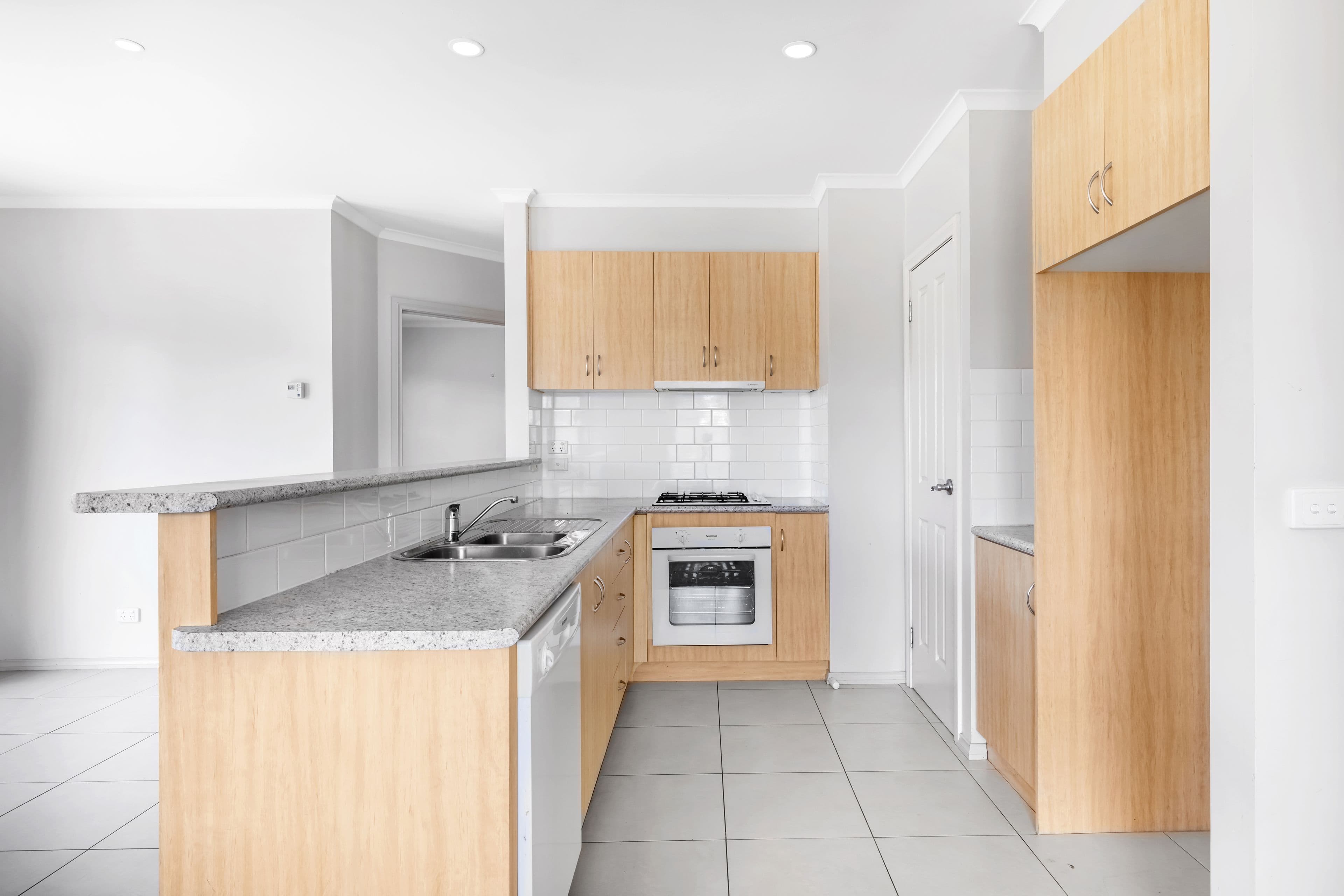 28 Westcliffe Crescent, Sebastopol VIC 3356, Sebastopol - Thumbnail 4