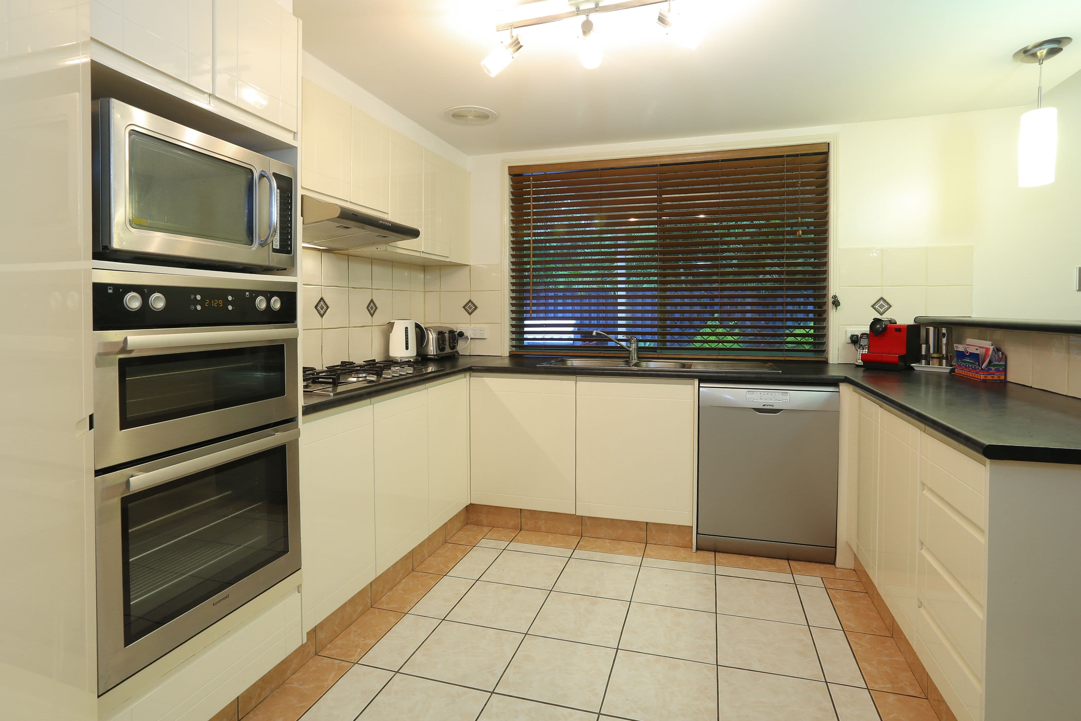 25 Royal Court, Ashmore QLD 4214, Ashmore - Thumbnail 8