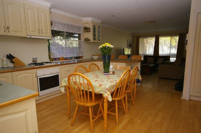 4 Lanham Court, KOONDOOLA WA 6064, Koondoola - Thumbnail 2