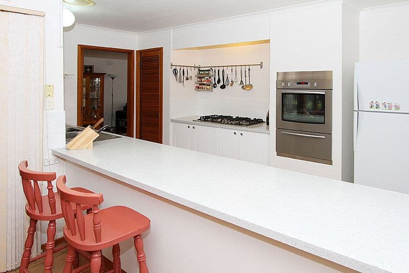 17 Hurlstone Crescent, MILL PARK VIC 3082, Mill Park - Thumbnail 2