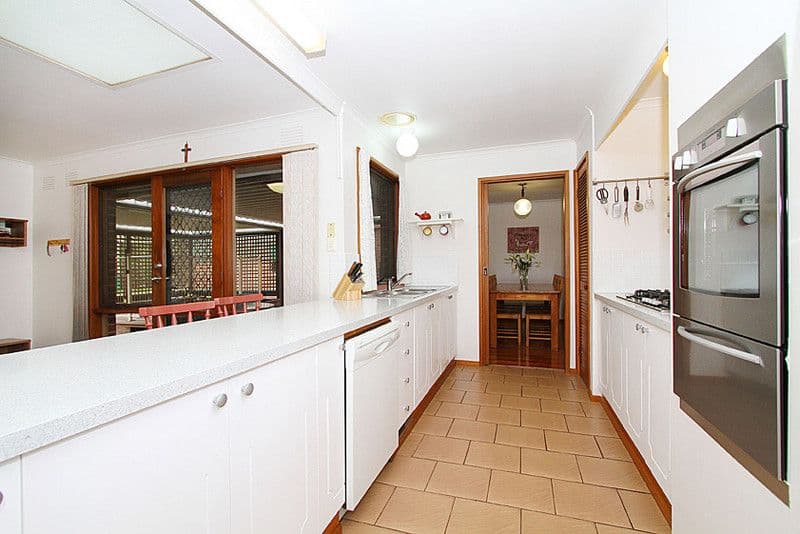 17 Hurlstone Crescent, MILL PARK VIC 3082, Mill Park - Thumbnail 3