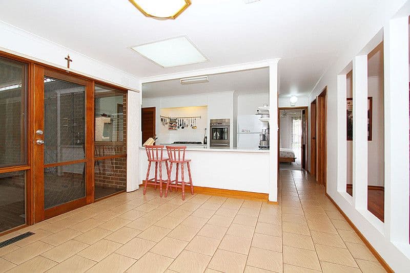 17 Hurlstone Crescent, MILL PARK VIC 3082, Mill Park - Thumbnail 5