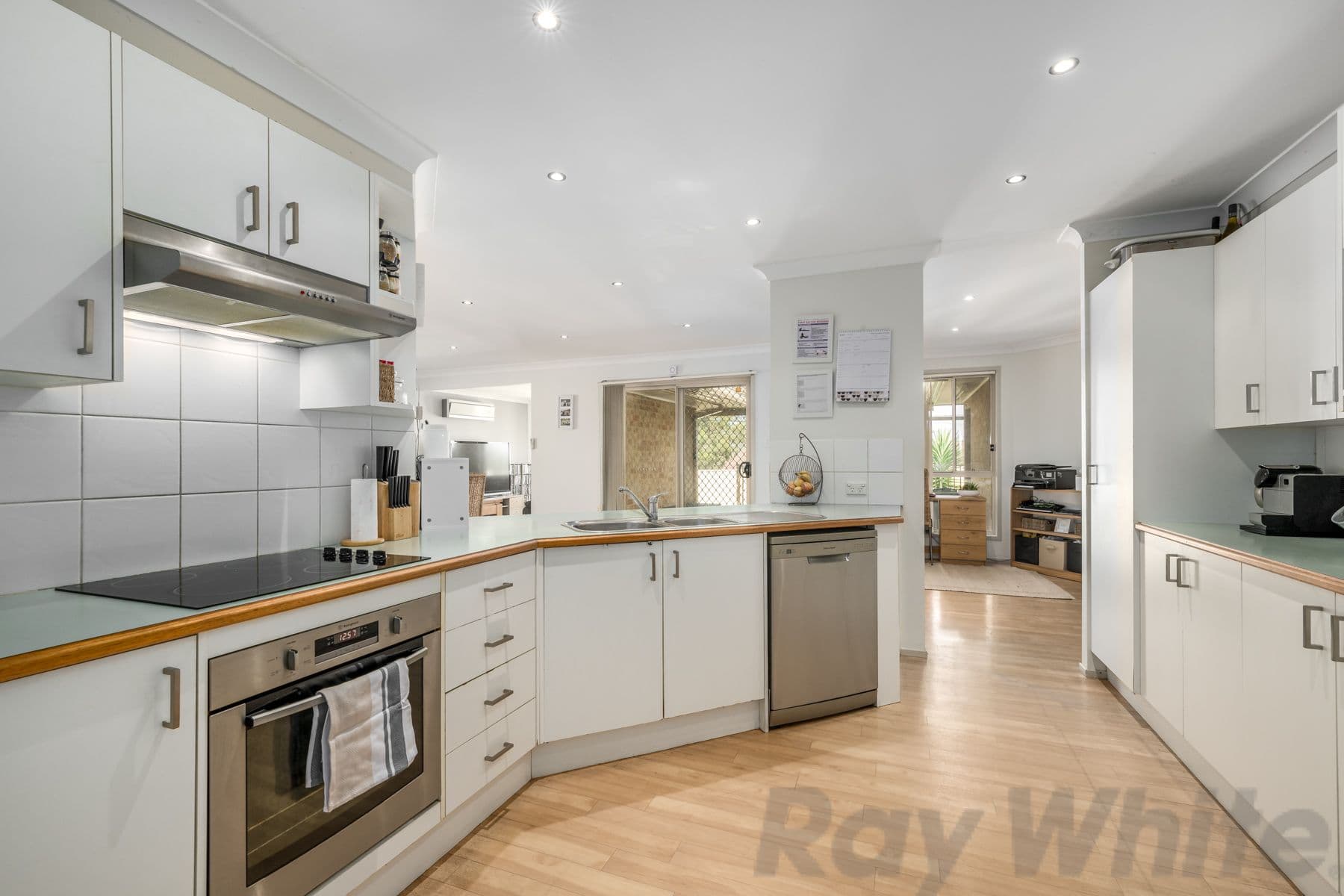 2 Karina Place, Bolton Point - Thumbnail 4