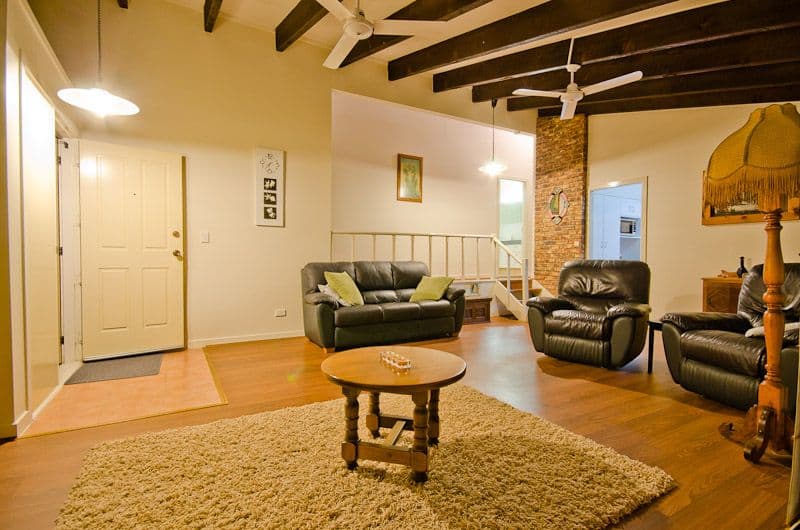 5 Kurrambee Avenue, ASHMORE QLD 4214, Ashmore - Thumbnail 4