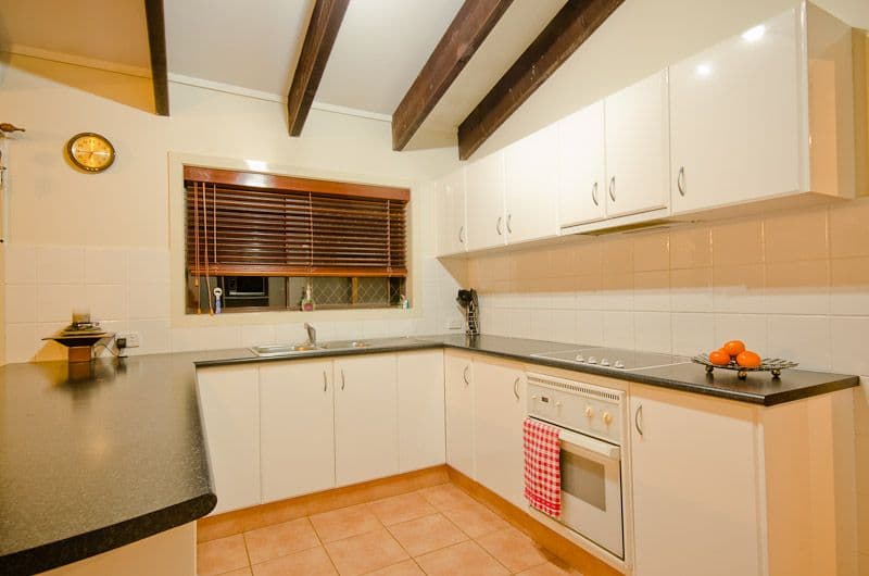 5 Kurrambee Avenue, ASHMORE QLD 4214, Ashmore - Thumbnail 7