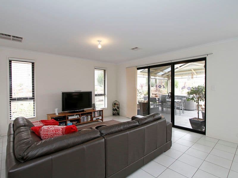 16 Edithburgh Avenue, SEAFORD RISE SA 5169, Seaford Rise - Thumbnail 7