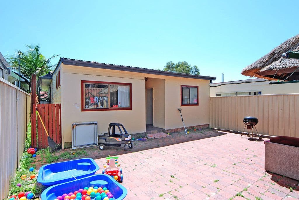 1 Fraser Street, UNANDERRA NSW 2526, Unanderra - Thumbnail 2